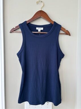 On 34th navy blue ribbed tank top size medium NWT